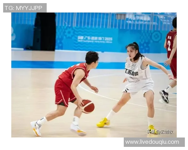 八一女篮与上海女篮激战正酣争夺女篮联赛冠军荣耀之战