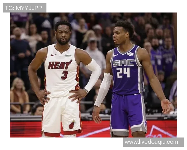 夏季联赛精彩对决国王队与湖人队的激烈较量与球员表现分析