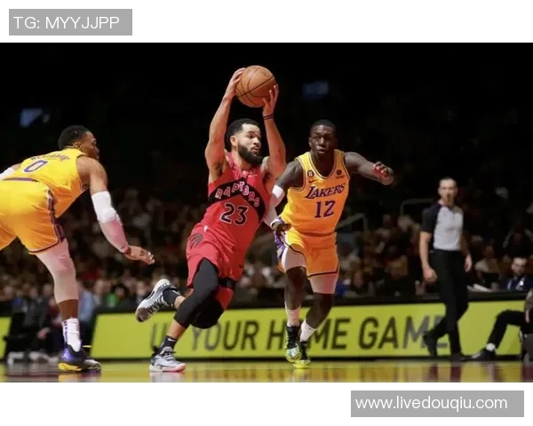 弗雷德范弗利特如何在NBA赛场上展现领导力与竞技实力 弗雷德范弗利特如何在NBA赛场上展现领导力与竞技实力