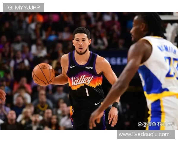 德文布克引领太阳队崛起成NBA新星展现无与伦比的得分能力与领导魅力 德文布克引领太阳队崛起成NBA新星展现无与伦比的得分能力与领导魅力