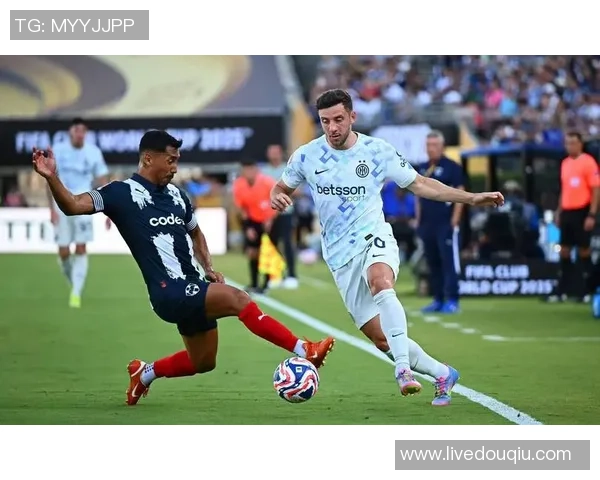 拜仁慕尼黑与塔格雷斯的巅峰对决展现足球魅力与激情的完美结合