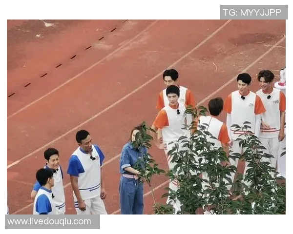 李根的篮球之路：从青涩少年到职业明星的成长故事与奋斗历程